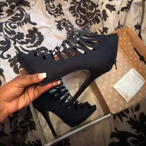 Call it spring navy heels